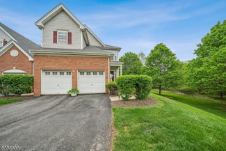 17 Paddock Ln, Flemington, NJ 08822