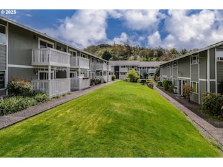885 NE Sunset St Unit 22, Roseburg, OR 97470