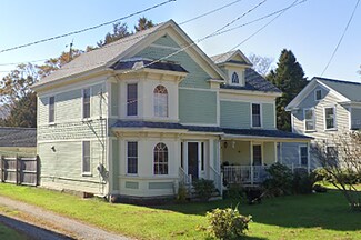 74 Bridge St, Huntington, VT 05462