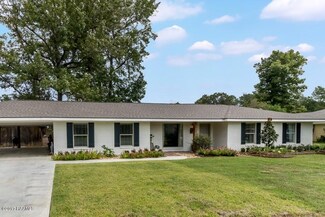 933 Kim Dr, Lafayette, LA 70503