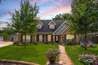 4907 Twin Candle Dr, Houston, TX 77018