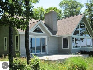 3673 W Cheney Woods Trail, Maple City, MI 49664