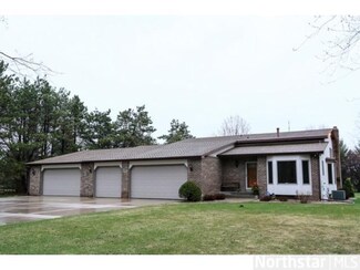 9755 Justen Trail N, Saint Paul, MN 55115