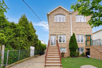 315 Roma Ave, Staten Island, NY 10306