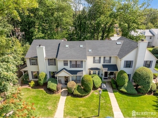 201 Maplecrest Rd, Edison, NJ 08820