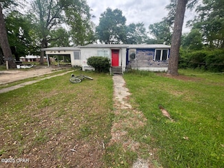 403 E Minnesota Ave, Bonifay, FL 32425