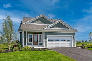 6103 Caleb Ct, Farmington, NY 14425