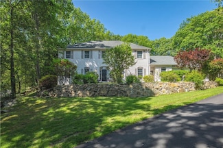 125 Fernwood Dr, East Greenwich, RI 02818