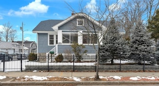 160 Lasell St, West Roxbury, MA 02132
