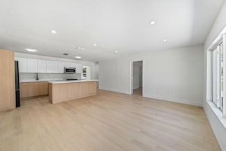 846 Foresteria Dr, West Palm Beach, FL 33403