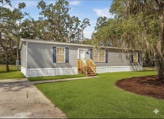 18223 Long Lake Dr, Long Lake Estates, FL 34667