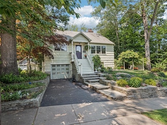 347 Scudder Ave, Northport, NY 11768