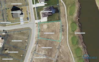917 Pine Valley Dr, Bowling Green, OH 43402