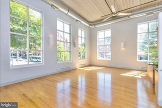 900 Bonifant St Unit B, Silver Spring, MD 20910