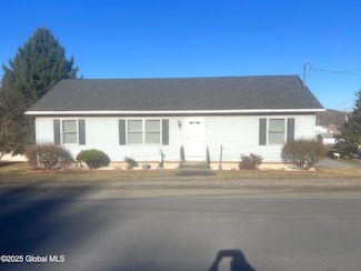 175 New Turnpike Rd, Troy, NY 12182