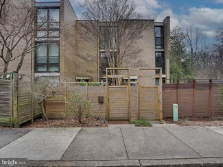 11475 Washington Plaza W, Reston, VA 20190