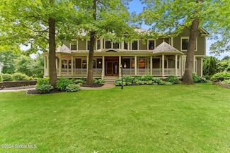 176 5th Ave, Saratoga Springs, NY 12866