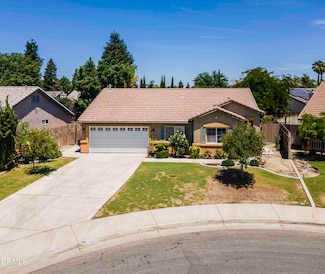 4801 Bluestone Dr, Bakersfield, CA 93311