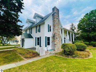 104 E Forest Home Ave, Bellaire, MI 49615