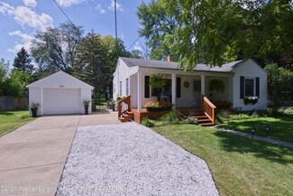 606 Stoner Rd, Lansing, MI 48917