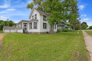 1319 Hennepin Ave N, Glencoe, MN 55336