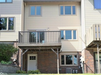 1206 N Clark St, Carroll, IA 51401