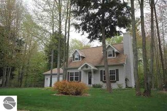 8365 Aimee Ln, Lake Ann, MI 49650
