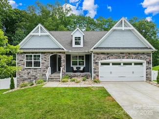 113 Glastonbury Dr, Mooresville, NC 28115