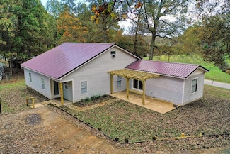 725 Clear Lake Rd, Mc Kenzie, TN 38201