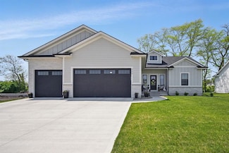 600 Deer Haven St, Polk City, IA 50226