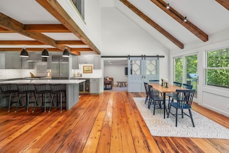 47 Hollow View Rd, Stowe, VT 05672