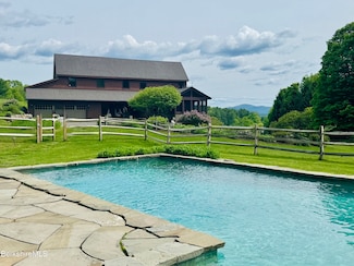 56 Crooked Hill Rd, Great Barrington, MA 01230