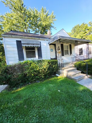 19716 Kenosha St, Harper Woods, MI 48225