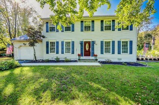 12 Mcqueen Blvd, Farmingdale, NJ 07727