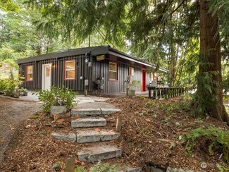 18430 47th Place NE, Lake Forest Park, WA 98155