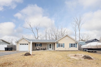53 Brookhaven Dr, Rocky Point, NY 11778