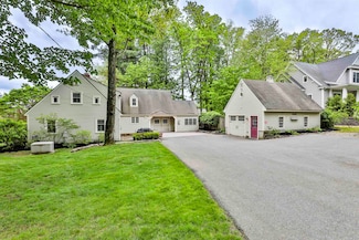98 Wellington St, Nashua, NH 03064