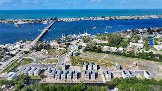 111 4th St S, Bradenton Beach, FL 34217