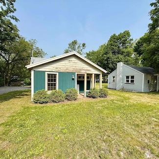 440 Cherry St, Manitou Beach, MI 49253