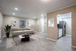 1415 Springrock Ln Unit 9, Houston, TX 77055