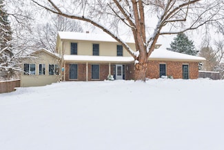 3901 Weathervane Ln, Crystal Lake, IL 60012