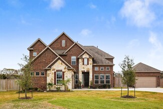 311 Lago Circle Dr N, Santa Fe, TX 77517