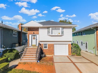 36 Adams St, Floral Park, NY 11001