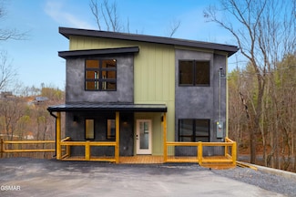 2232 Spurling Rd, Sevierville, TN 37862