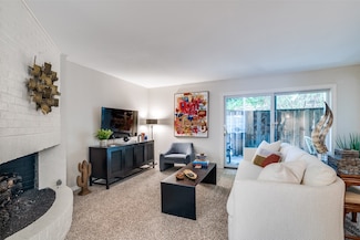 5833 Copperwood Ln Unit 1132E, Dallas, TX 75248