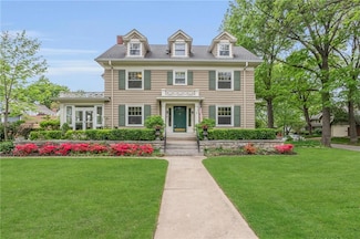 6200 Morningside Dr, Kansas City, MO 64113