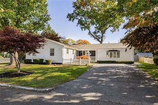 150 Rowe Ave, Pawtucket, RI 02861