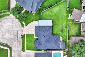 905 N Amy Dr, Deer Park, TX 77536