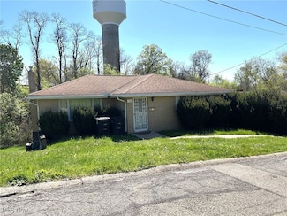 136 Cunningham Dr, Steubenville, OH 43952