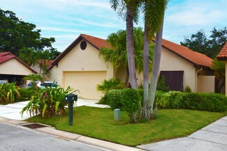 11 Ironwood Way N, Palm Beach Gardens, FL 33418
